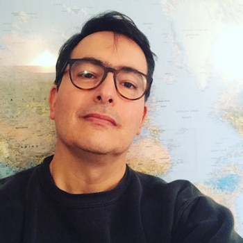 Reconocido periodista y esposo de