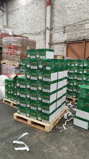 Investigaciones recientes del Instituto Mexicano de la Propiedad Industrial (IMPI) señalan a Tepito y otros corredores comerciales del Centro Histórico como puntos clave para la distribución de tabaco pirata, proveniente principalmente de Asia y Sudamérica.