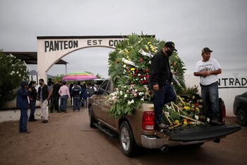 Familiares y amigos despiden a