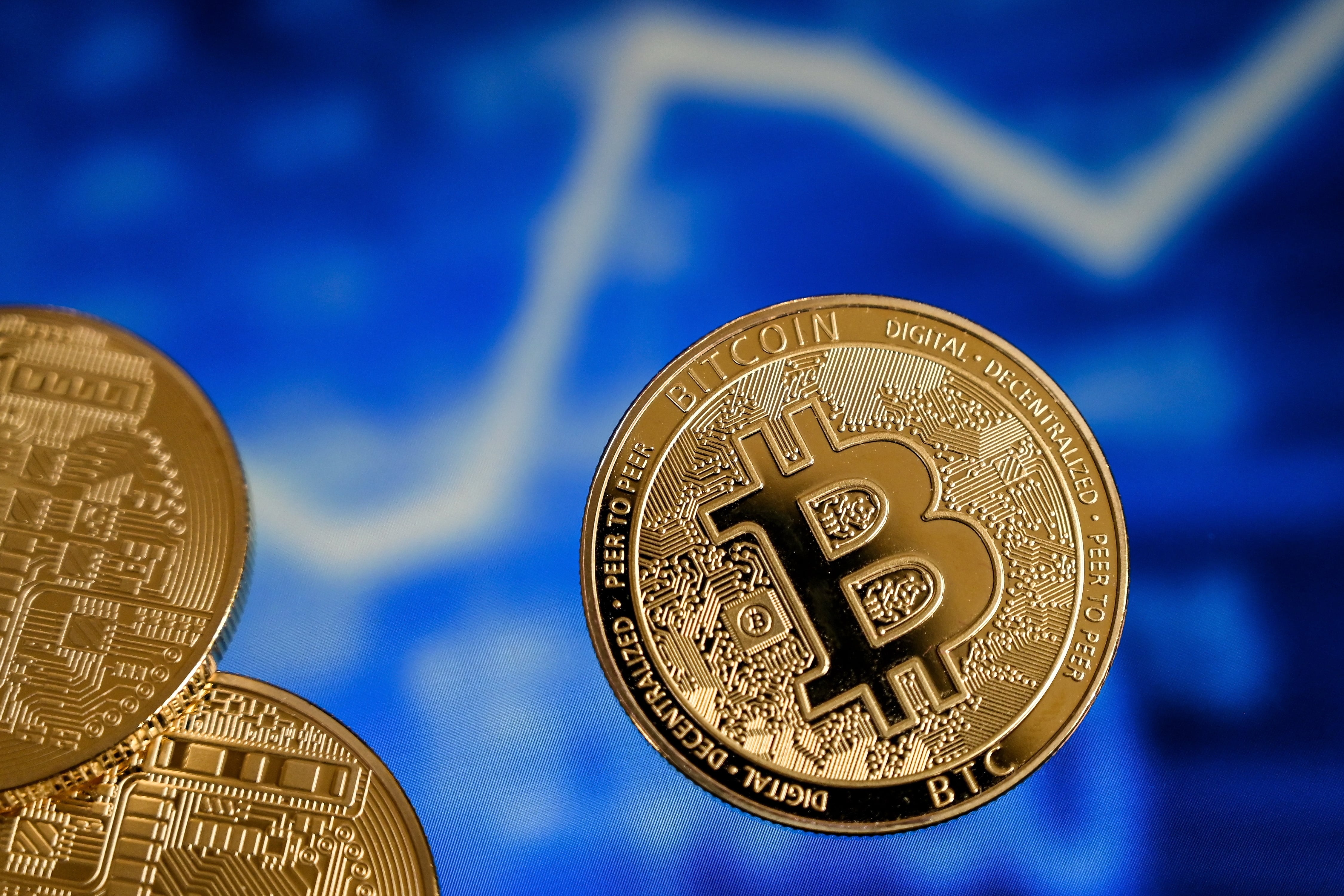 La caída del bitcoin continúa y cotiza por debajo de los 60.000 dólares