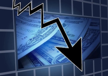 Jesús Agreda, trader FX Jr. de Kambista, indicó que la baja del dólar estuvo influenciada por datos económicos de EE. UU. y las expectativas de recortes de tasas de la Reserva Federal.