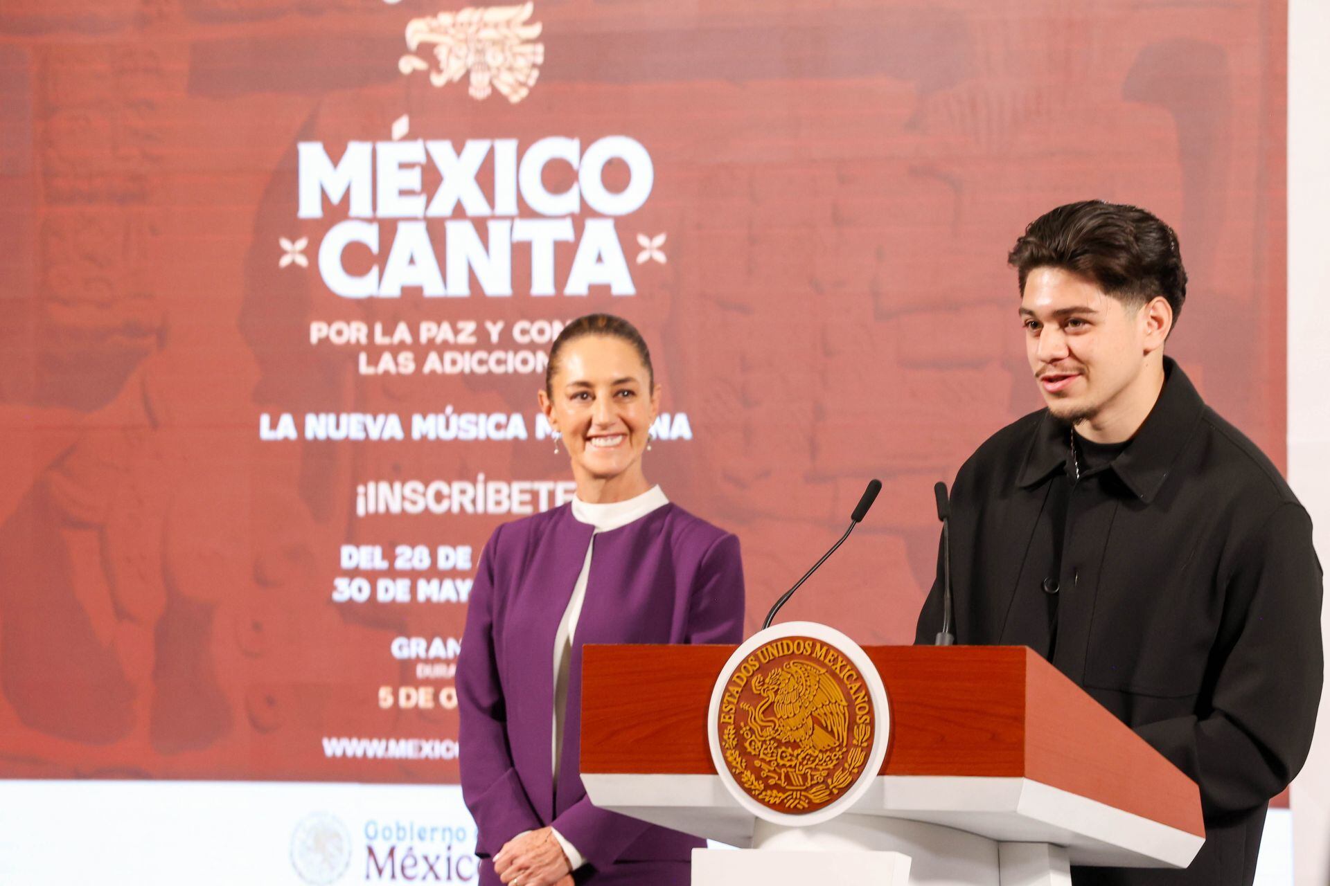 CIUDAD DE MÉXICO, 07ABRIL2025.- Claudia Sheinbaum, Presidenta de México, presentó el concurso de música México Canta y Encanta, el cuál convoca a cantautores y cantantes para que hagan propuesta de música regional que no hagan apologias al delito o violencia de género, durante la Mañanera del Pueblo. En la presentación estuvo presente Claudia Curiel, secretaria de Cultura, Jessy Martínez, América Sierra y Horacio Palencia, los últimos tres cantantes y compositores. FOTO: MOISÉS PABLO/CUARTOSCURO.COM