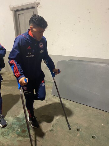 Marcelino Núñez salió lesionado tras