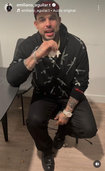 A través de un video