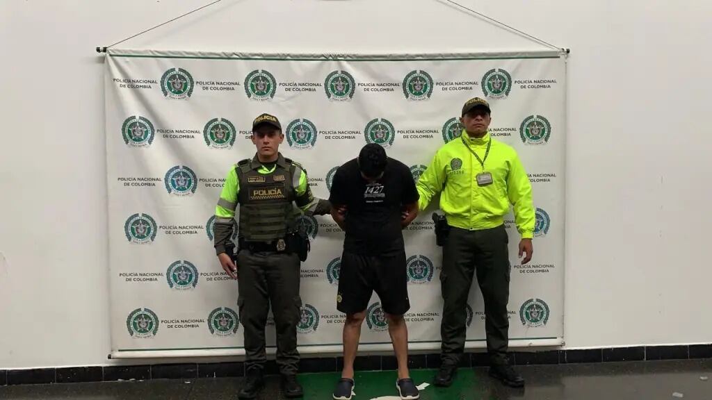 La Policía de Tránsito y la Fiscalía de Antioquia capturaron en Medellín a Joan Sebastián Taborda, alias ‘Chiflas’, tras casi dos años de búsqueda - crédito Policía Nacional