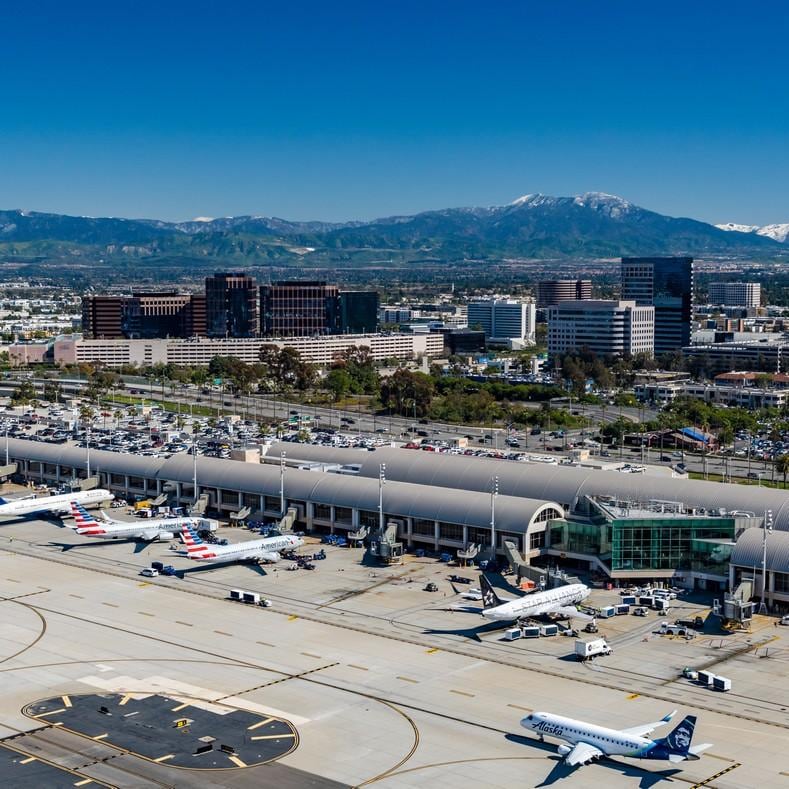 Las actividades en la terminal sufrieron una breve interrupción hasta que las autoridades restablecieron la normalidad (John Wayne Airport)