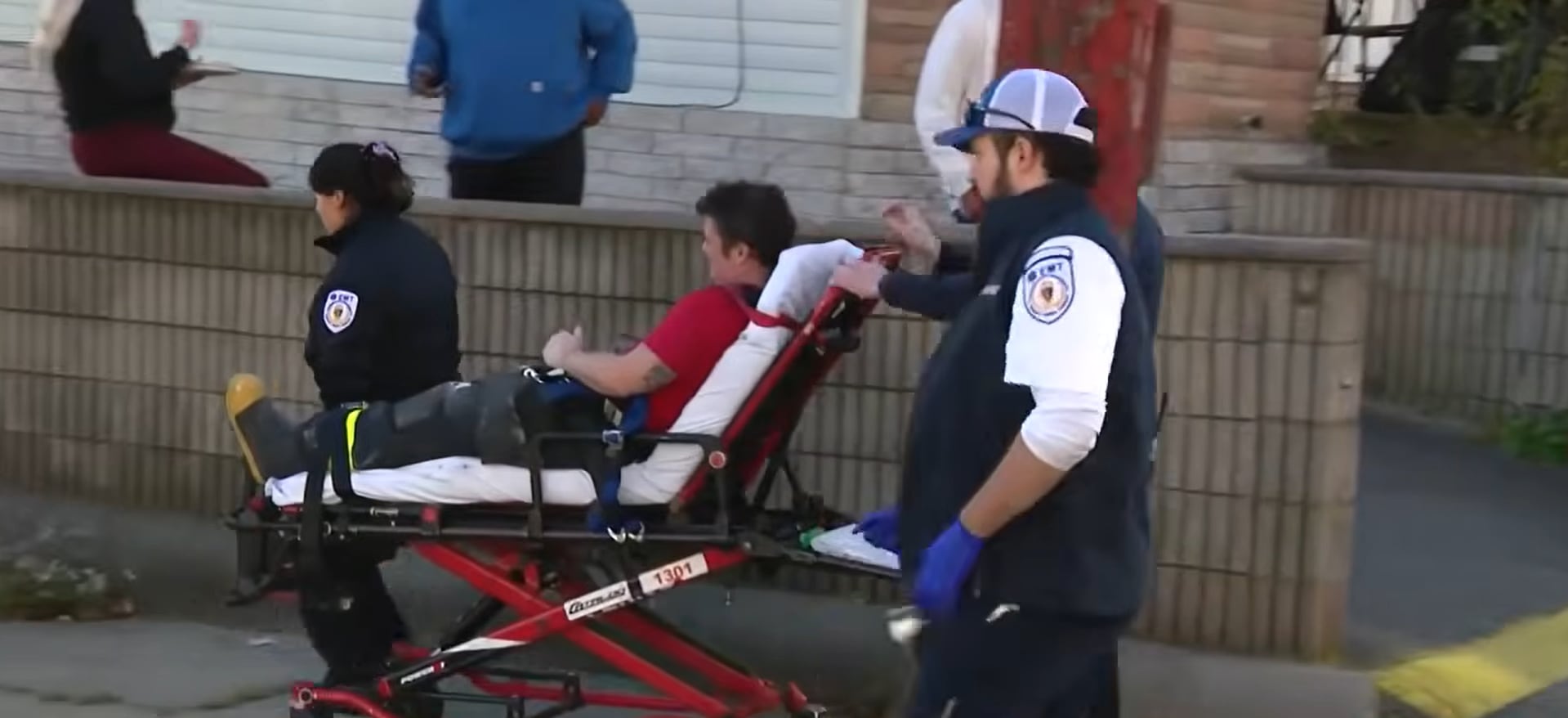 Un subjefe de bomberos confirmó que al menos 38 residentes quedaron sin hogar tras el fuego (WCVB Channel 5 Boston)