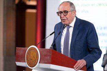 El secretario de salud, David