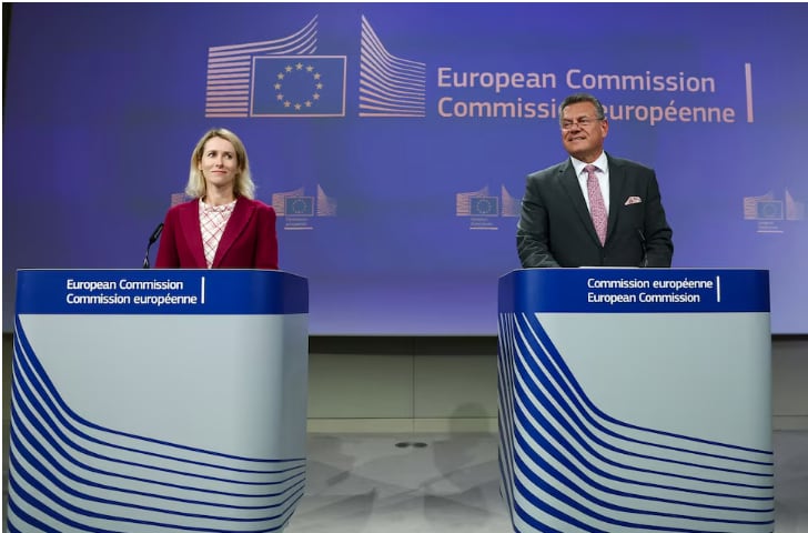 La alta representante de la Comisión Europea para Asuntos Exteriores, Kaja Kallas, y el Comisario de Comercio, Maros Sefcovic, presentaron el acuerdo en Bruselas (Foto: Reuters)