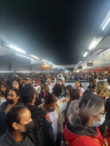 Decenas de personas están varadas