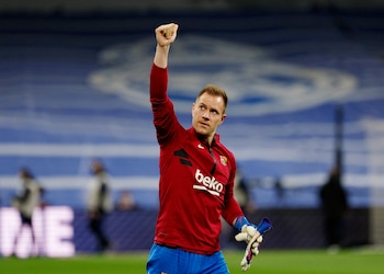 Soccer Football - LaLiga - Real Madrid v FC Barcelona - Santiago Bernabeu, Madrid, Spain - March 20, 2022 FC Barcelona's Marc-Andre ter Stegen during the warm up before the match REUTERS/Susana Vera