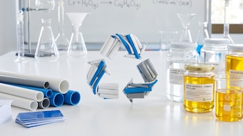 Un estudio propone convertir un plástico difícil de reciclar en lubricantes sintéticos