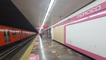 Hombre es atacado con un