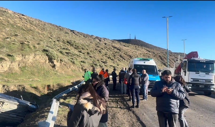 Manuel Silva afirmó a SETA TV que circulaba despacio en el Fiat Palio y atribuyó el choque a la velocidad del otro vehículo sobre la calzada húmeda.