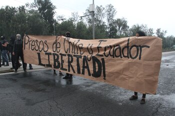 Jovenes embozados se manifestaron por