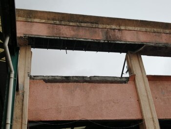 Daños en centro comercial de