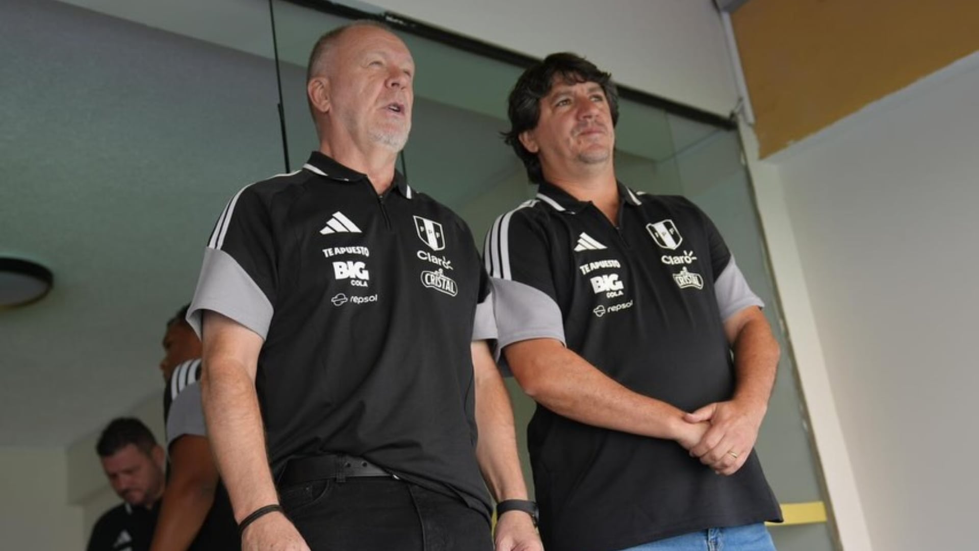 Jean Ferrari siempre se ha mantenido cerca de Mano Menezes en la selección peruana. - créditos: FPF