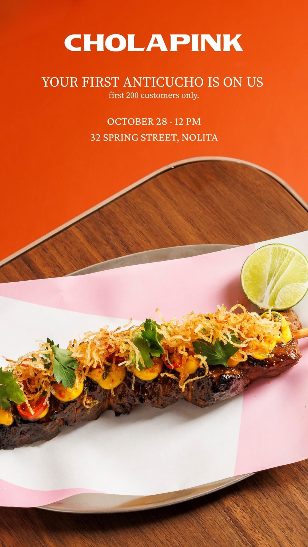 Una historia en la cuenta de Instagram de Cholapink anuncia la entrega gratuita de anticuchos para los primeros 200 clientes en Nolita, Nueva York. (Cholapink)