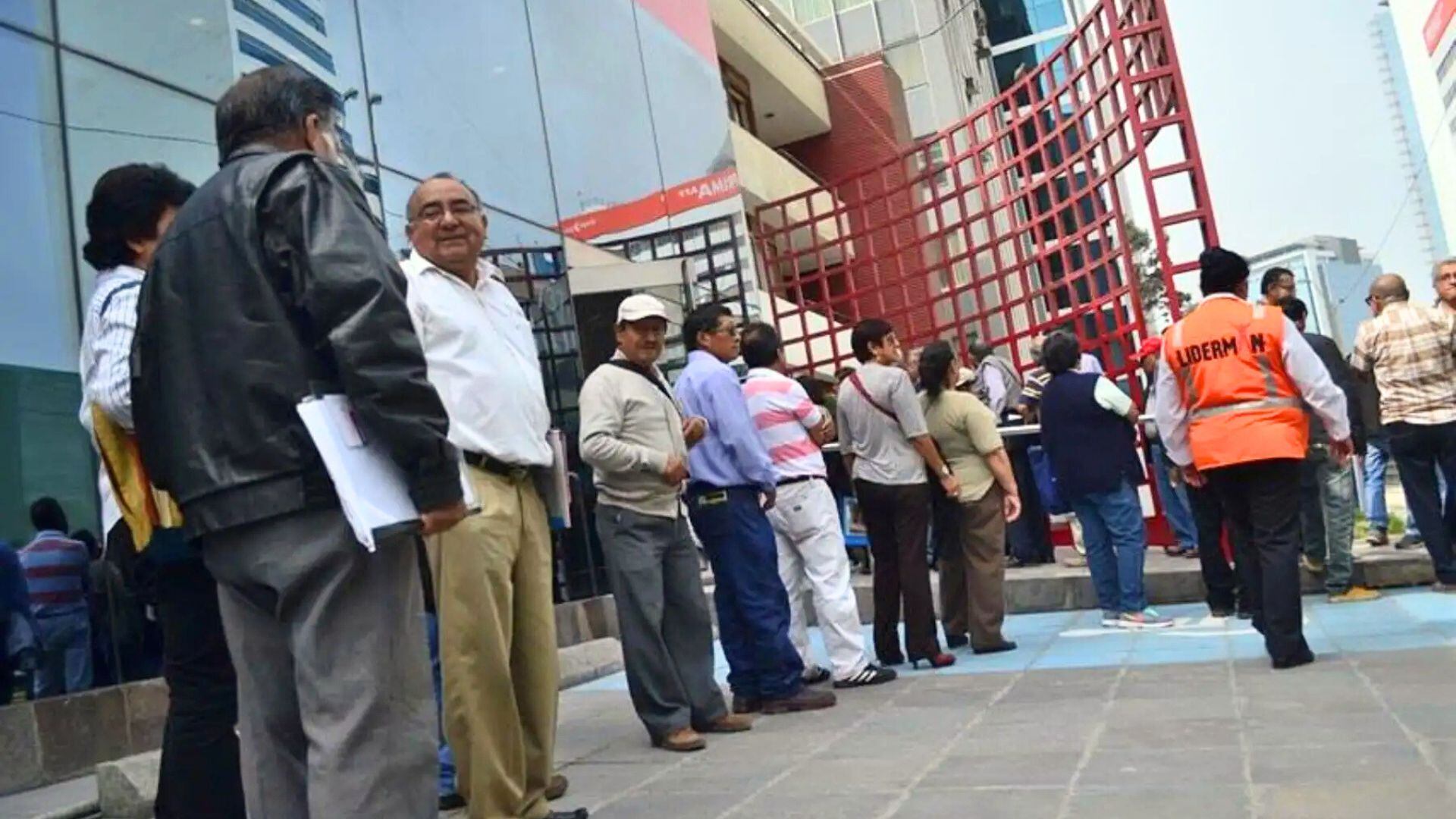 Los afiliados a las AFP ya pueden pedir la rectificación de su solicitud de retiro de hasta 4 UIT. - Crédito Andina