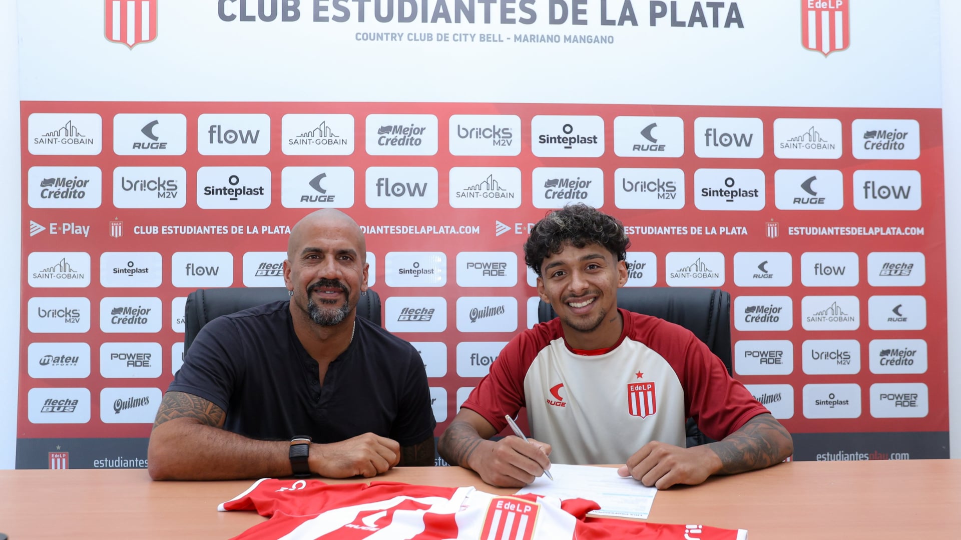 Cristian Medina, con un pie afuera de Estudiantes