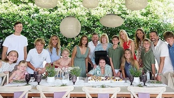 La familia Trump celebró en Miami los 100 años de Marie Zelnickova, abuela de Ivanka, Erik y Don Jr.