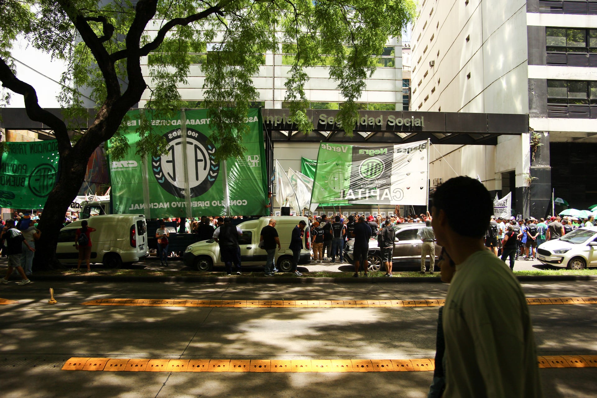 El Ministerio de Seguridad aplicó el protocolo antipiquetes para evitar bloqueos y garantizar la circulación en los principales accesos de la ciudad (Fotografía: RS Fotos)