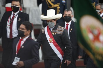 El presidente de Perú, Pedro Castillo (c), en una fotografía de archivo. EFE/ Paolo Aguilar