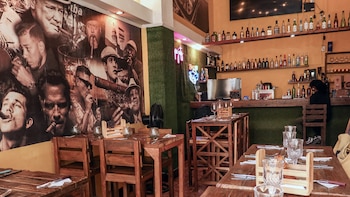 ¿Cómo intentan sostenerse los restaurantes en Cuba entre apagones, escasez de insumos y la caída del turismo?