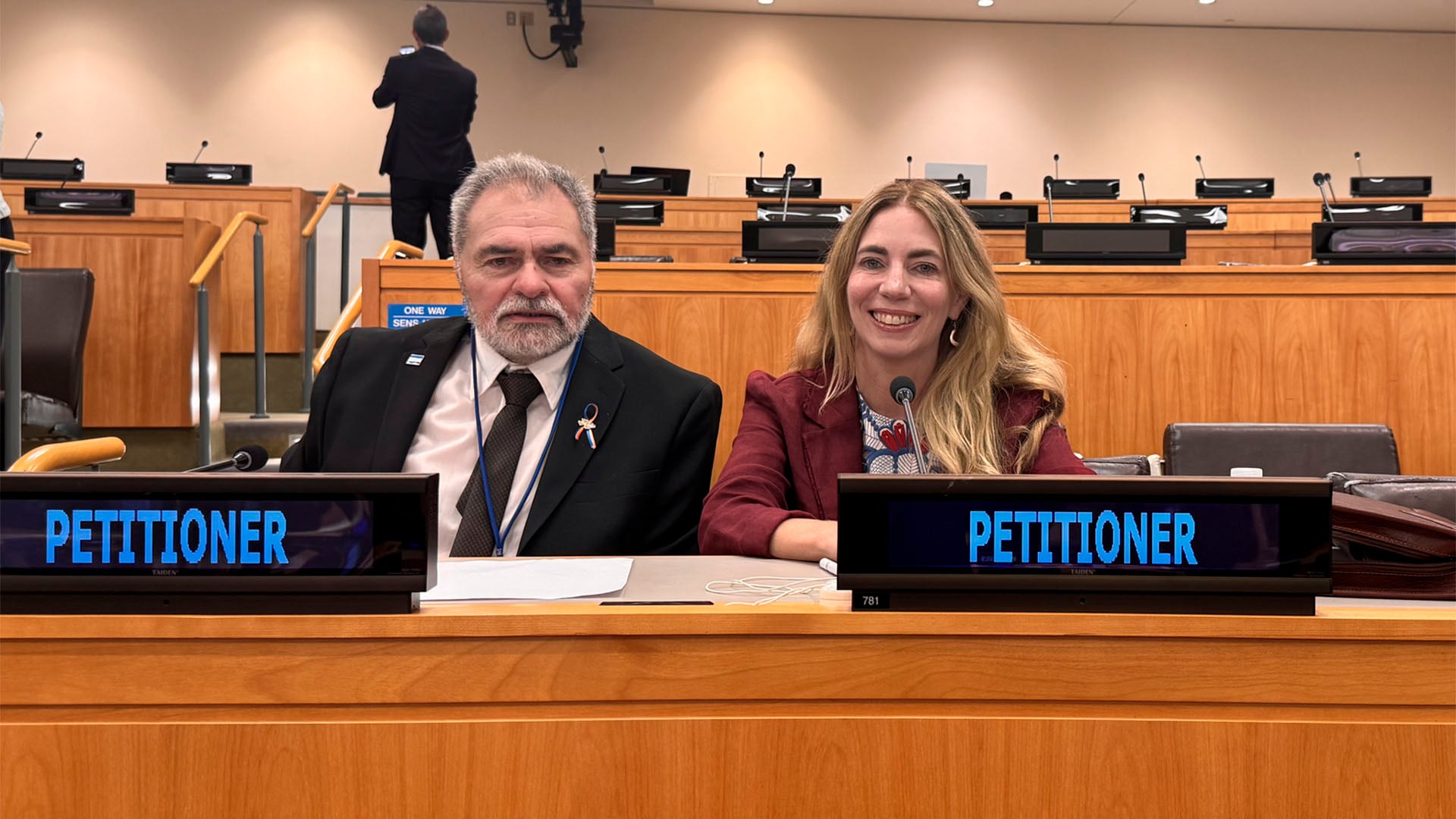 Los expositores argentinos Paula Vernet y Guillermo Clifton durante la audiencia del Comité de Descolonización, (New York, Estados Unidos)