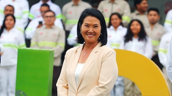 La presidenta de Perú anuncia un "recorte de ideologías" en los nuevos libros de texto escolares