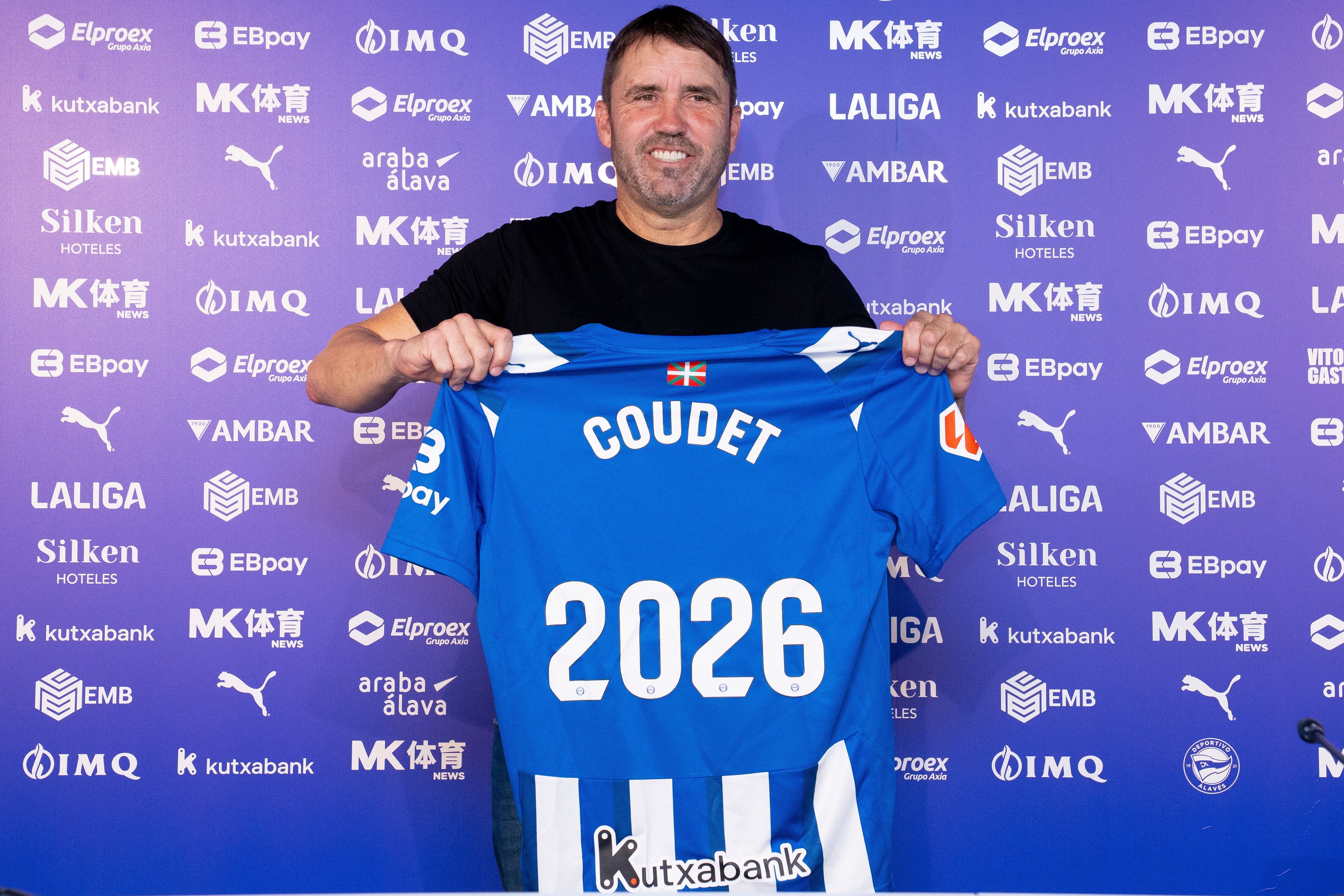Coudet renovó su contrato con Alavés hasta junio de 2026 (Prensa Deportivo Alavés)