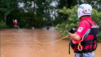 Cruz Roja Costarricense evacúa a 261 personas por lluvias