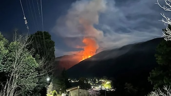 Un incendio forestal consumió 100 hectáreas en un solo día en Catamarca y los brigadistas trabajan por controlarlo