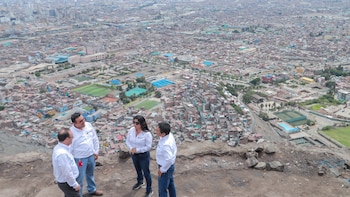 Teleférico en el Cerro San Cristóbal beneficiará a unos 7000 residentes locales cada semana, estima Mincetur. (Andina)