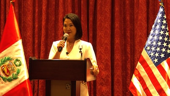 Durante una cena organizada por el Centro Adam Smith, la presidenta Fujimori describió su plan para gobernar Perú