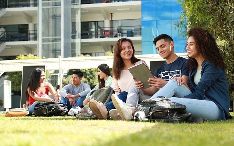 La matrícula en educación superior creció de 100 millones de estudiantes en 2000 a 269 millones en 2024, según cifras de la UNESCO.