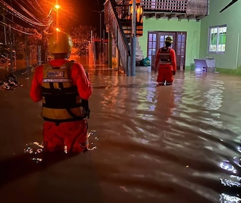 . En Almirante, provincia de Bocas del Toro, las inundaciones afectaron más de 65 viviendas tras las intensas lluvias registradas en las últimas horas. Tomada de Instagram