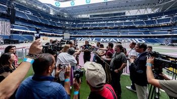 Unos 70.000 fieles y religiosos recibirán mañana a León XIV en el Bernabéu