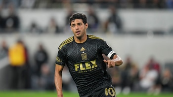 Técnico del LAFC elogia al mexicano Carlos Vela: “Era como Maradona en el 86”