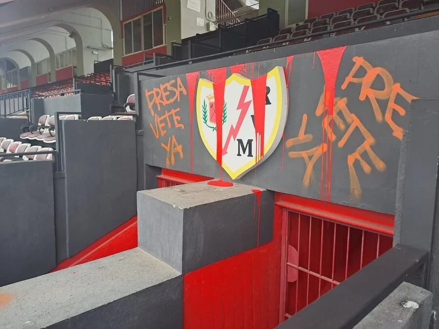Actos vandálicos en el Estadio de Vallecas (Rayo Vallecano)