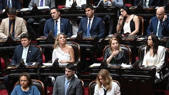 El oficialismo les pidió a