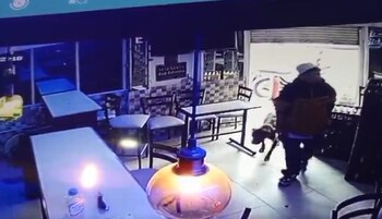 El delincuente tenía al perro