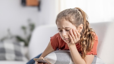 Uso excesivo de teléfonos inteligentes relacionado con trastornos alimentarios en adolescentes