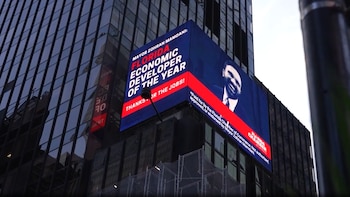 Florida desafía al alcalde Mamdani con un cartel en Times Square: “Gracias por los empleos” y la fuga de riqueza desde Nueva York