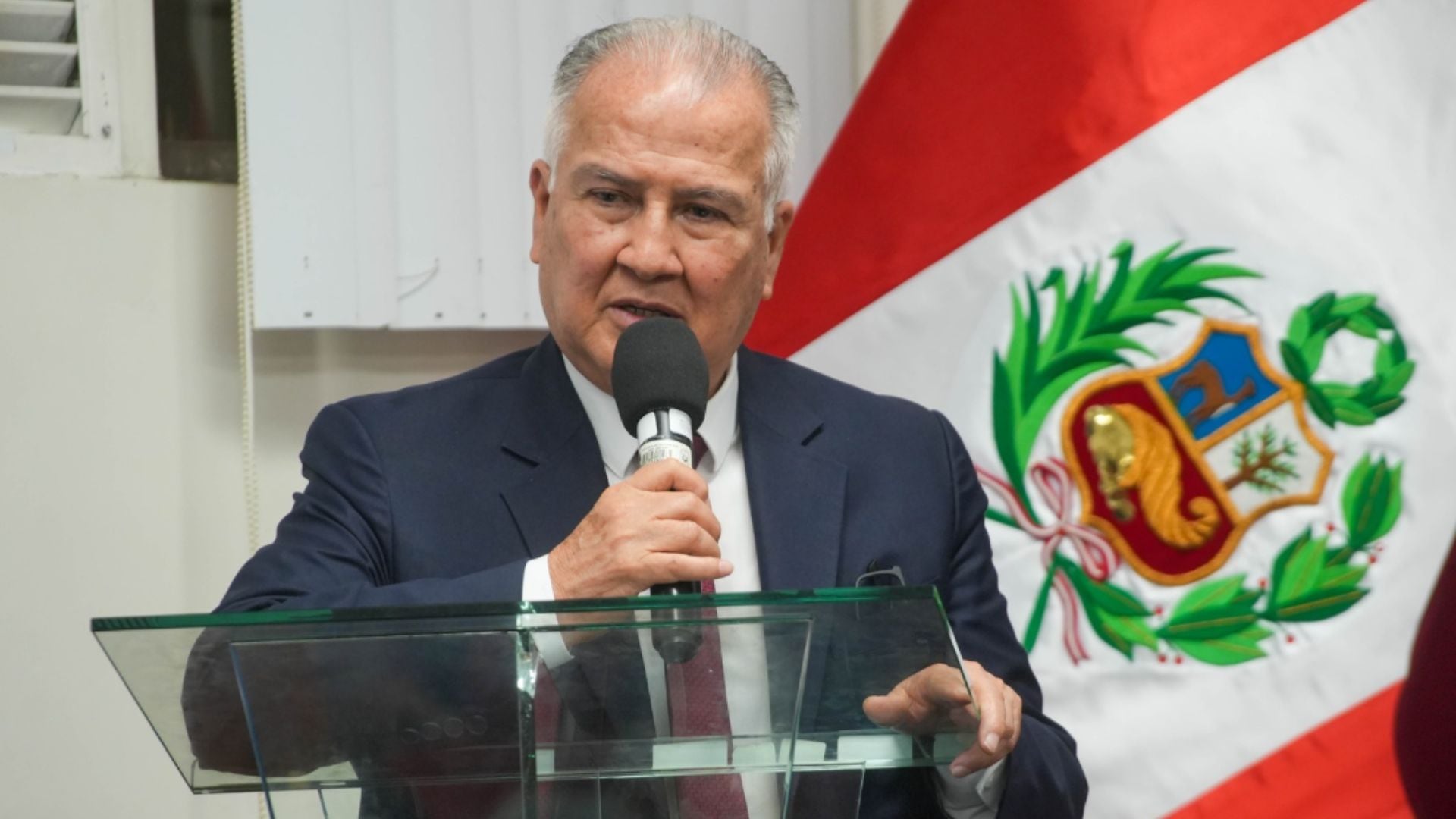 Candidato presidencial admite haber sido "indulgente" con terrorista del MRTA en 1989