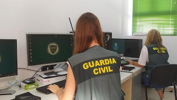 La Guardia Civil investiga a 60 personas por ciberestafas y bloquea 475.000 euros