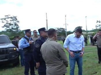 Tomás Zambrano, presidente del Congreso Nacional, participó en el recorrido por las instalaciones de La Acequia, en Santa Bárbara, para evaluar su posible utilización como centro penitenciario. (Foto: Captura de video Congreso Nacional)
