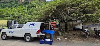 Autoridades de Guatemala advirtieron que las selfies y fotos en miradores, volcanes, cascadas y barrancas han causado accidentes similares en varios puntos del país.
