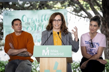 02/05/2025 La ministra de Sanidad, Mónica García, interviene durante la celebración en Móstoles de las fiestas del 2 de mayo, a 2 de mayo de 2025, en Móstoles, Madrid (España).
POLITICA
A. Pérez Meca - Europa Press