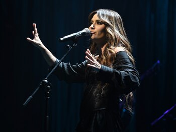 Kany García dijo por qué prefiere a Karol G antes que a Sahkira EFE / Fernando Villar.